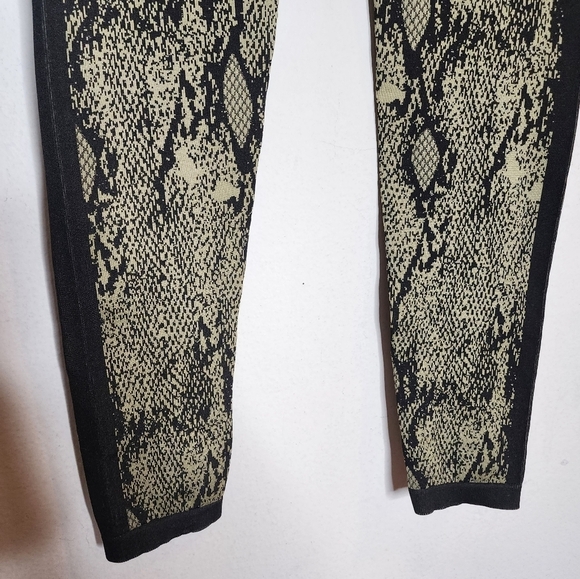 Fabletics Black and Tan Snake Print Leggings - Picture 6 of 14